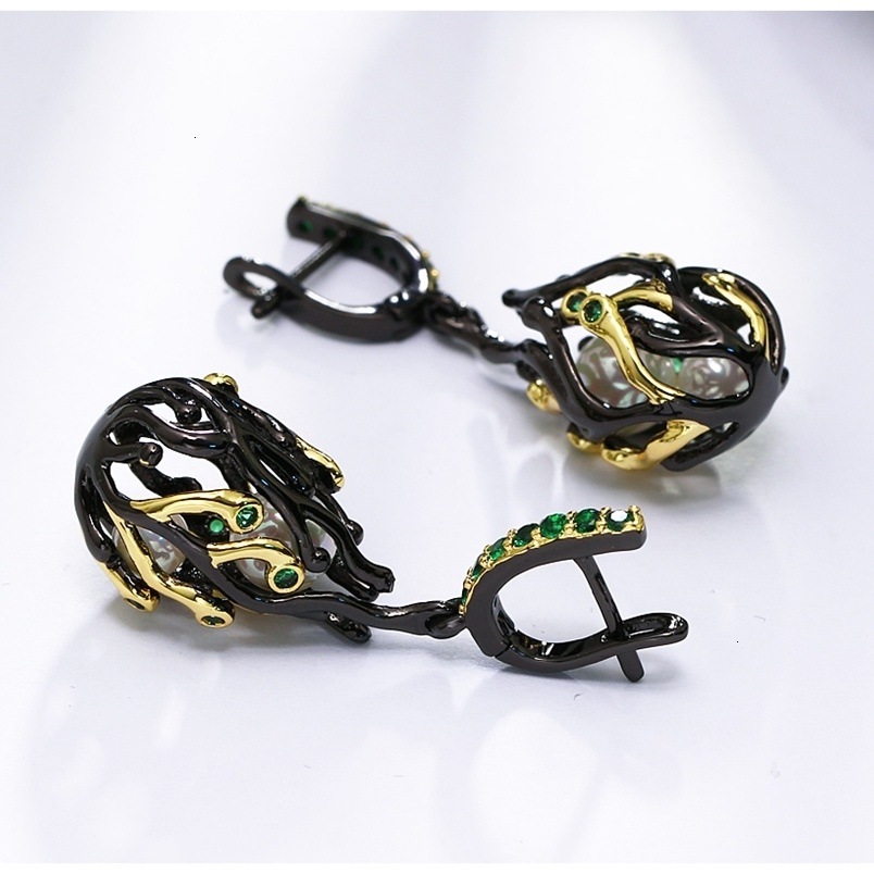 941fa81d aed8 479b bf76 a330034cebd5 Women's Personalized Black Gold-plated Party Earrings With Green Zircon