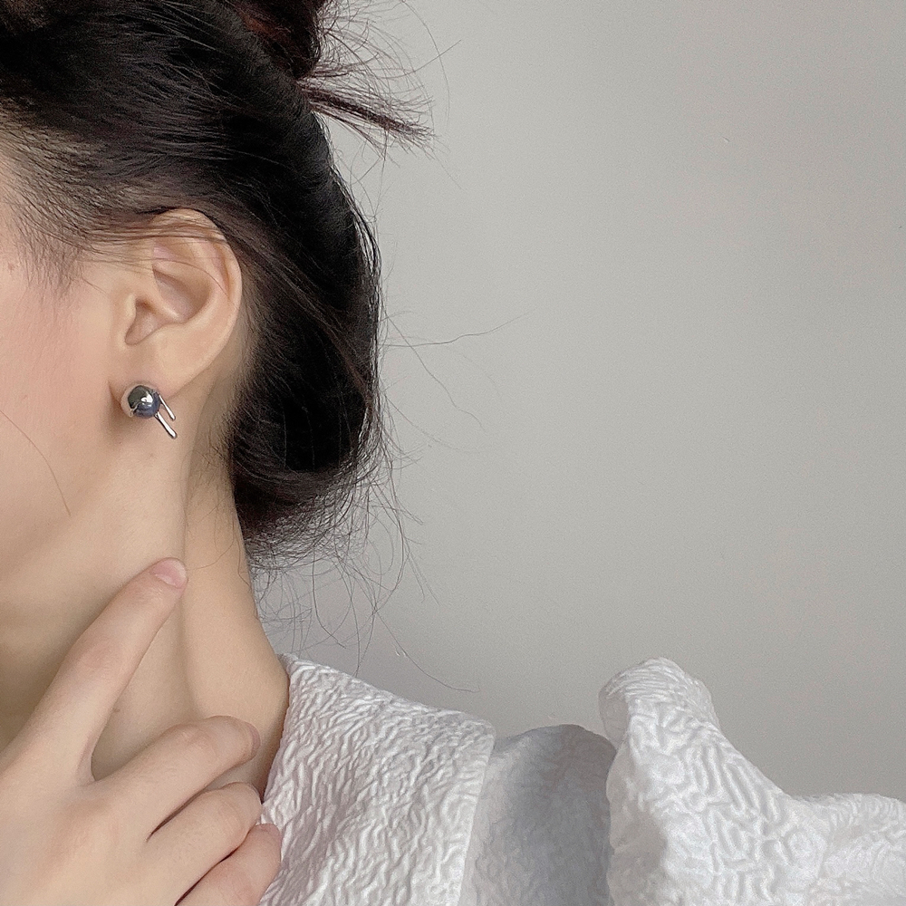 954b3cb3 a751 4f60 b479 a203ac5adf76 Fashion Simple And Versatile Three-dimensional Earrings