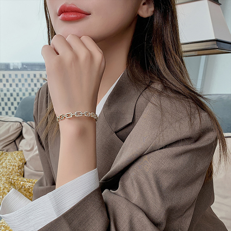 955d042d ffb0 40e4 ba56 92c5daa3d5e2 Real Gold Electroplated Zircon Chain Light Luxury High Sense Girlfriends' Bracelet