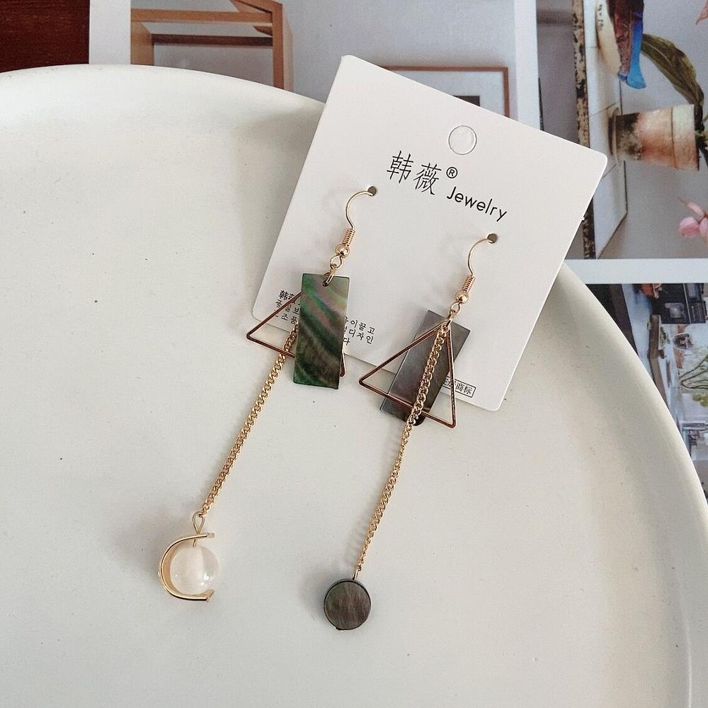 95d31f63 e6db 4413 9697 9221aec0b4f0 Geometric black shell butterfly earrings