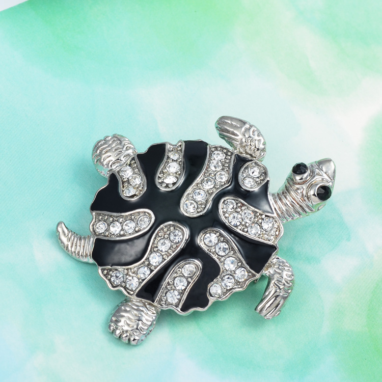 98e57894 fd77 4328 8e61 9d1bd88a5cd0 Diamond Turtle Brooch