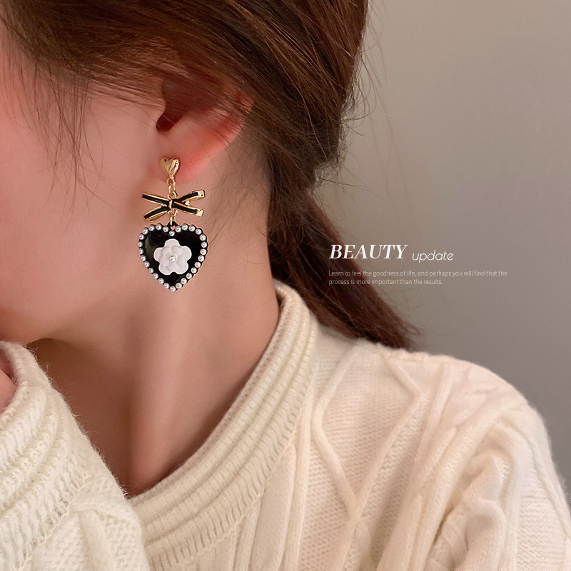 925 Silver Needle Diamond Bow Earrings 2 9aba93c1 a255 4d10 a549 0f6c908f38fa 925 Silver Needle Diamond Bow Earrings