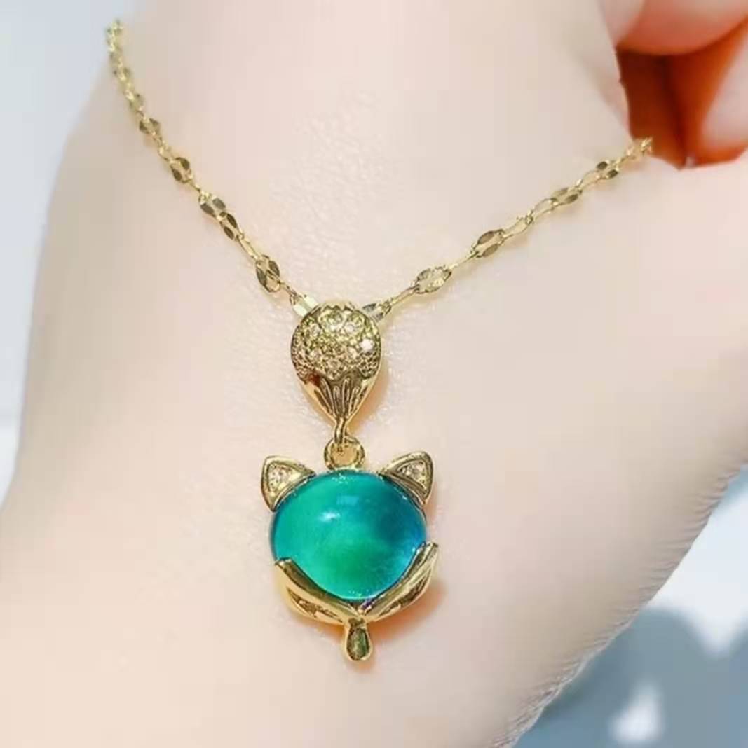 9bfbf1fd 12c5 4b70 bf6e 5865830969e8 Women's Thermochromic Fox Titanium Steel Necklace