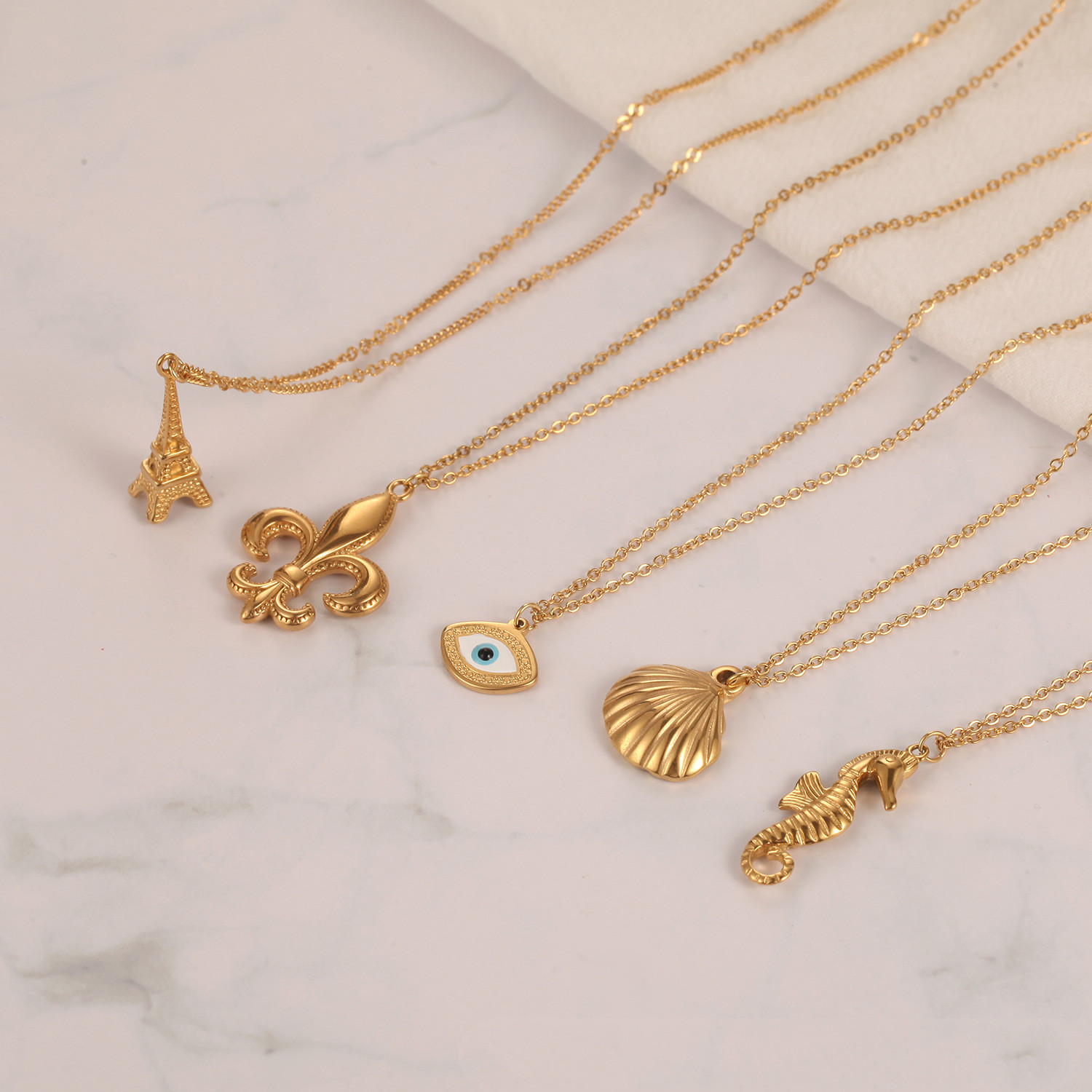 9c6315b7 f4cc 4542 bbe4 2d670e7cd185 18k Gold Plating Rose Pendant Jewelry Beautiful Rose Flowers