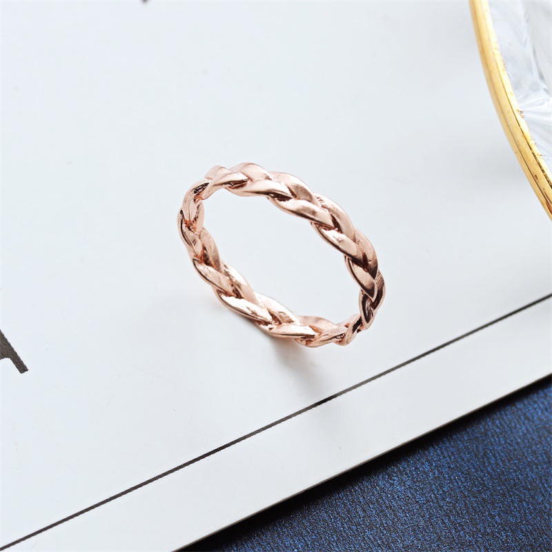 9cdf6196 9b88 4c45 915d c93a1faa7358 Fashion Simple Retro Winding Twist Ring Women