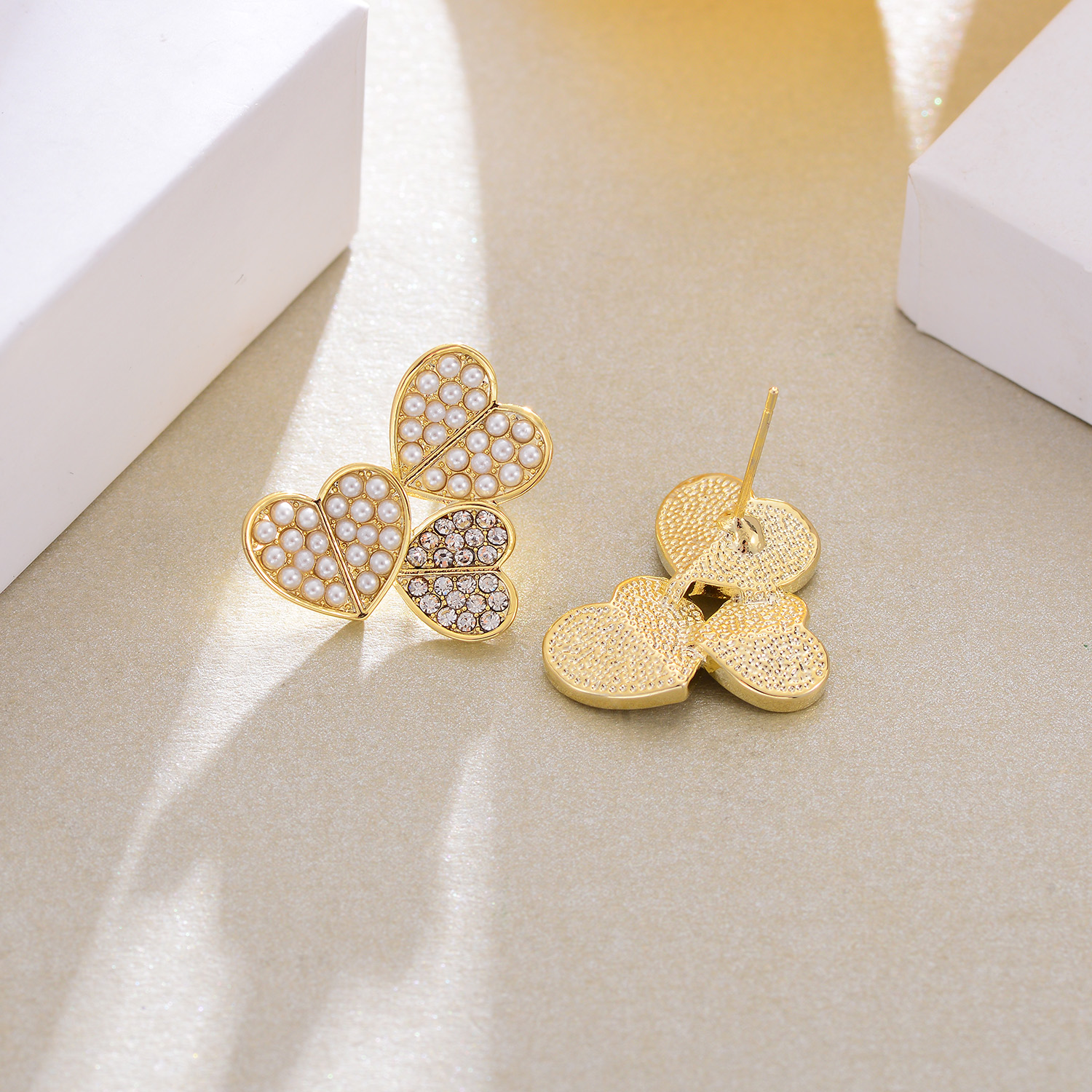 9e5e974d 4bd2 4fa0 8530 ab5ead84f55c European And American Fashion Heart-shaped Earrings Popular Love Pearl Earrings Women