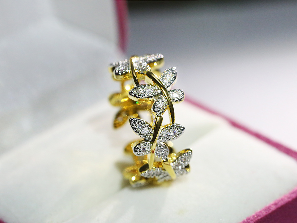 a045dbd8 5ac4 41ee 82d6 9413dd05d0be Butterfly Points Female Flower Plated Real Gold Ring