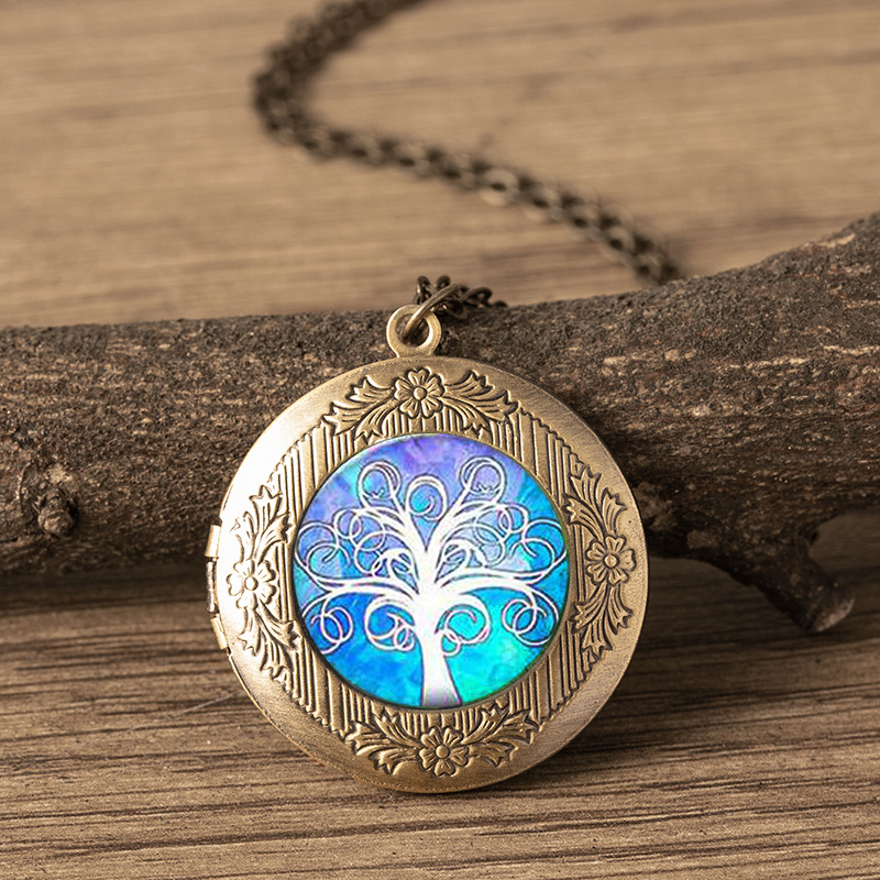 a4e30a32 d648 4c61 9d9a c0d0e640ec00 Vintage Tree of Life Antique Gold Photo Frame Locket Necklace