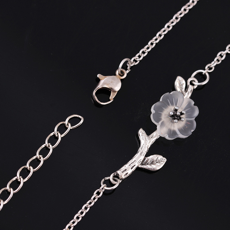 a88b0e4c 7f83 46e0 9e66 75ab4536dbe7 Tree branch Camellia Flower Pendant Necklace