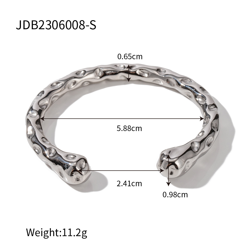 a90794cd acc0 45ff b6d0 cf3ab423856d Retro Simple Titanium Steel Ornament 18K Gold Stainless Steel Hammer Bracelet