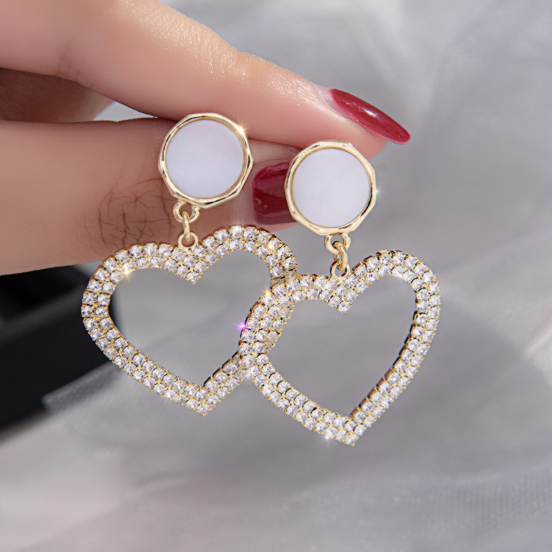 a9de3482 1bb6 4043 b36f ca4a98688624 Love crystal net red earrings