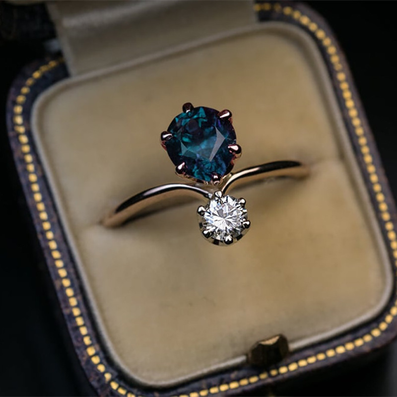 aa0c5f9c 6fd5 4f88 9e1f de87aadb8ac8 Double Zircon Rose Gold Ring