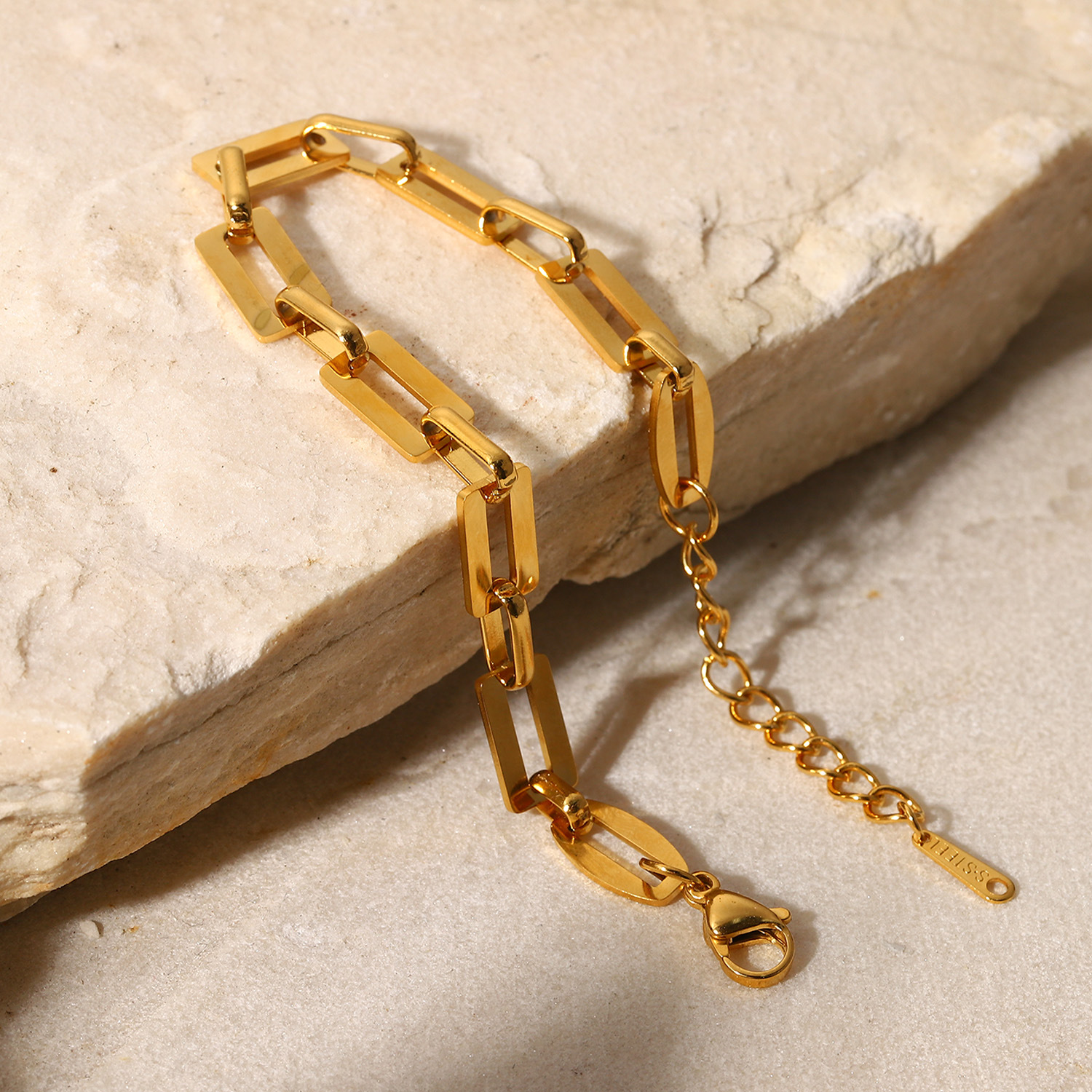 b2508b4a af0a 4780 bc12 3f8e47ca8642 18K Gold-plated Square Chain Bracelet