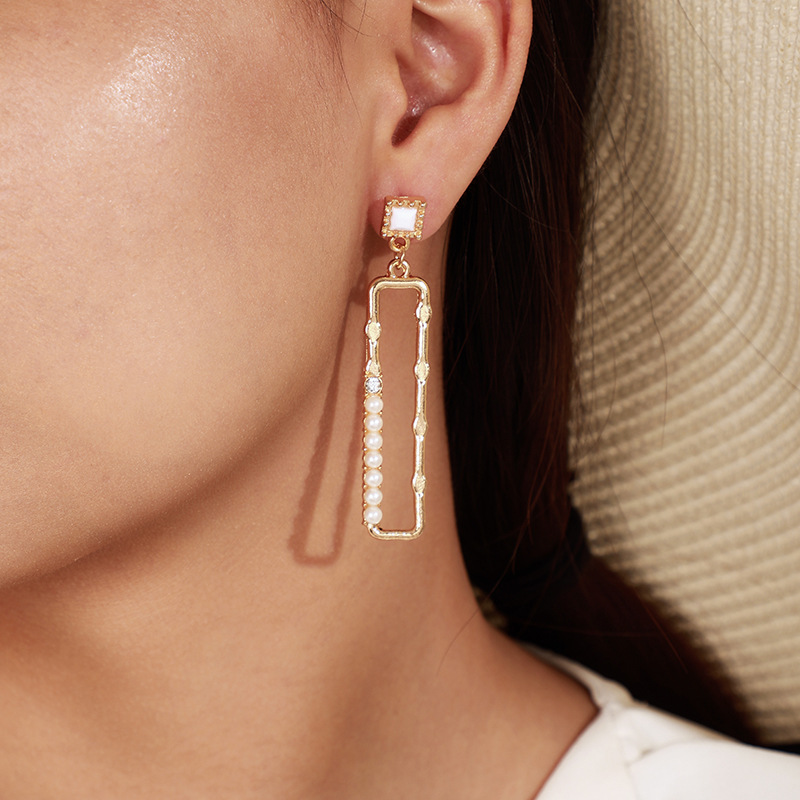 Korean Temperament Wind Alloy Shell Pearl Earrings 5 b33ae73b df6b 477c b7b7 f9a8a2c15e95 Korean Temperament Wind Alloy Shell Pearl Earrings