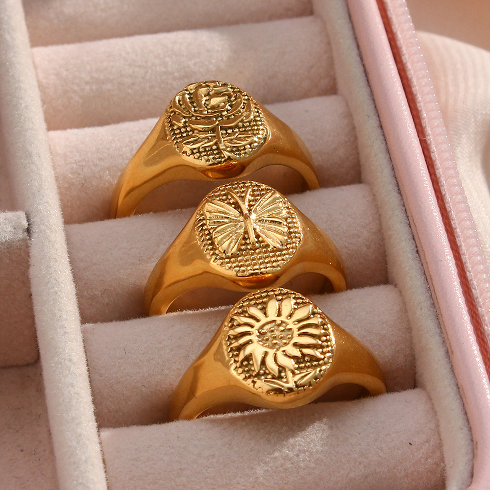 b405ce20 ebd1 46d6 9b50 8cde28ef3b6d European And American Popular Vintage Pattern Carved Ring