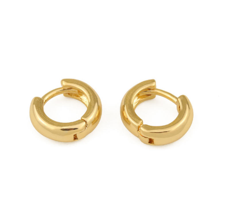 b478e5af 8331 48d1 ad9f f0300a9814fb 8K Gold Minimalist Earrings