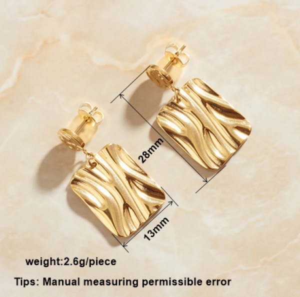 b52c1494 7bbf 4abe 8f39 b5d861341bcb Pleated Metal Texture Shiny Geometric Earrings