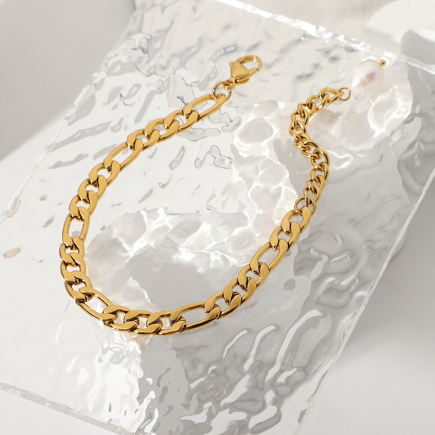 Women's Freshwater Pearl 18K Gold 316L Stainless Steel Bracelet 3 b5ca381f 2fbd 4776 8a61 bedd9d8f3db5 Women's Freshwater Pearl 18K Gold 316L Stainless Steel Bracelet