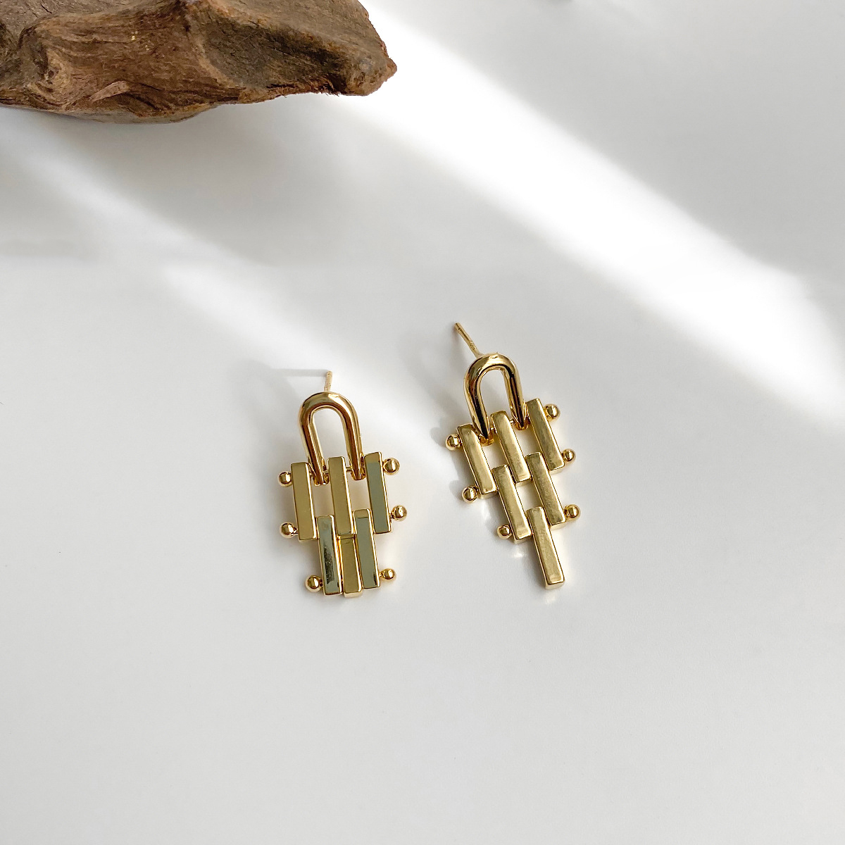 b8d00b9f 47d0 48e7 a53a a645397dfe61 Fashion Simple Women's Alloy Smooth Earrings