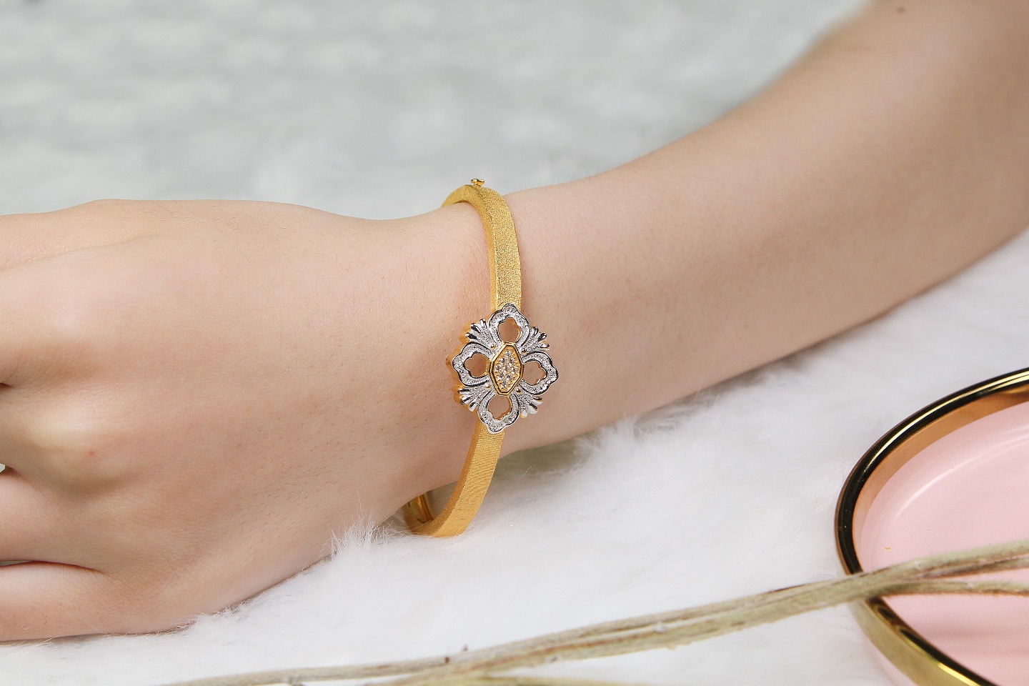 bd48bc08 890f 4c25 8b5e b4aa9a1edd2c Silver Ornament Light Luxury Custom 925 Gold Single Flower Bracelet