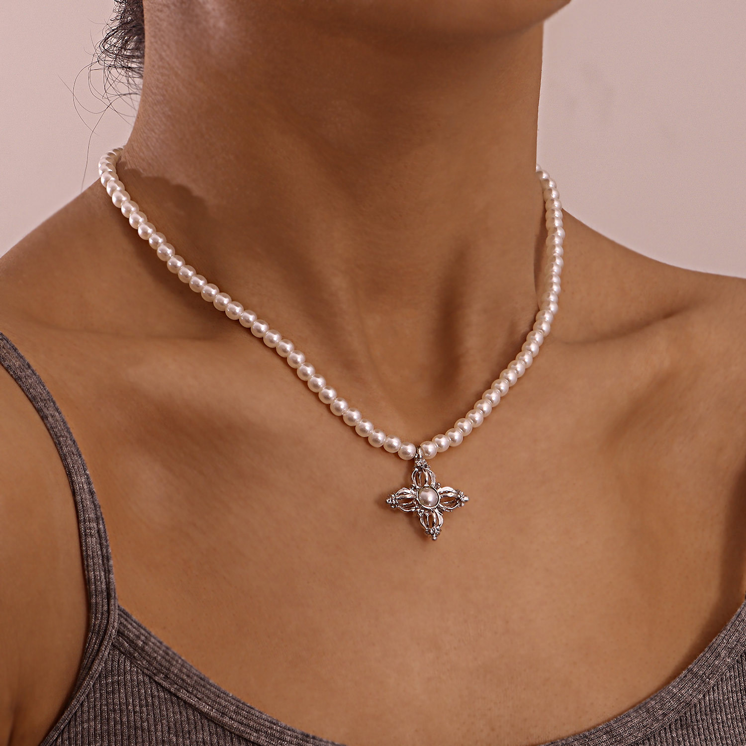 bf004ef5 a4e9 46fa 85f1 29b7a9d06b44 Temperament Fashion Trend Short Pearl Necklace