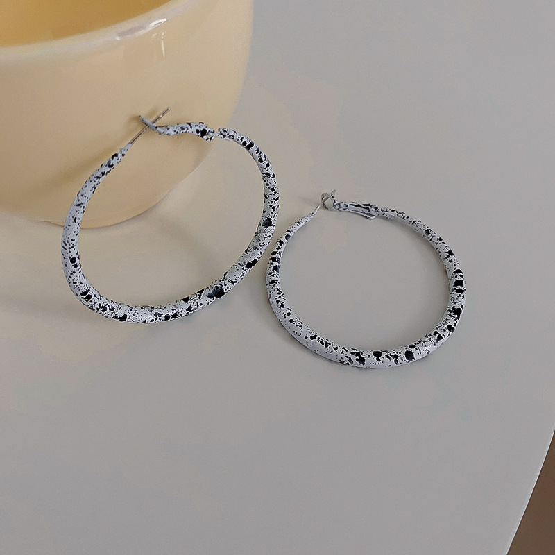 c0c7fd7f b09d 4682 a4da 375e05505f08 925 Silver Needle Atmospheric Geometry Cow Dot Earrings