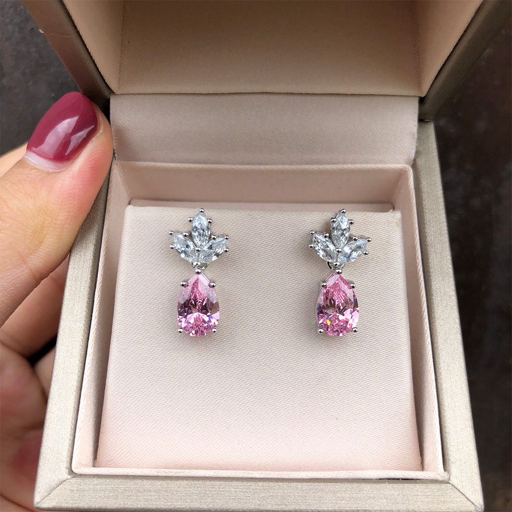 c37a4454 2d2d 42c0 ba1e 5b05baa4fe8e Temperament 6*9 drop earrings