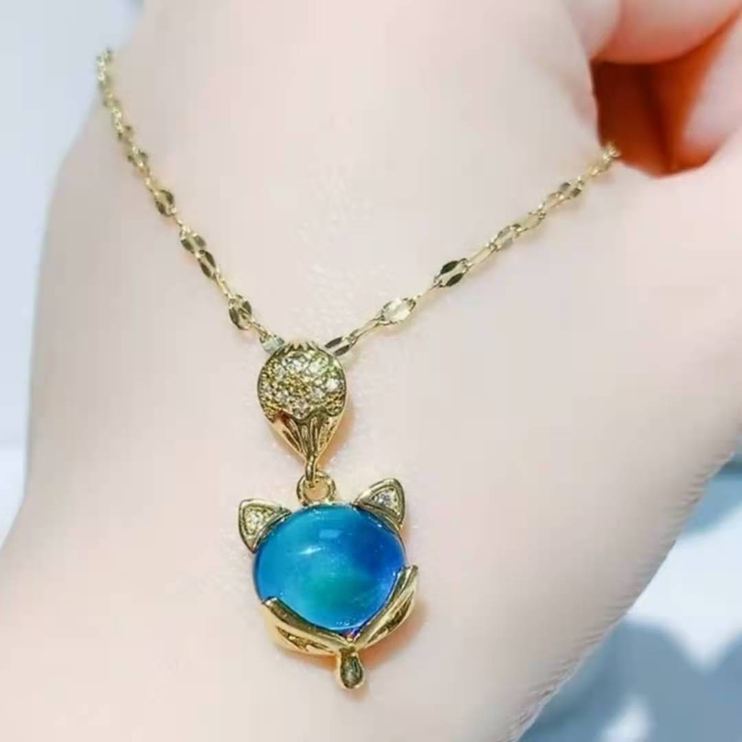 c52d377c e7f1 42fc 9be6 b4632862f855 Women's Thermochromic Fox Titanium Steel Necklace