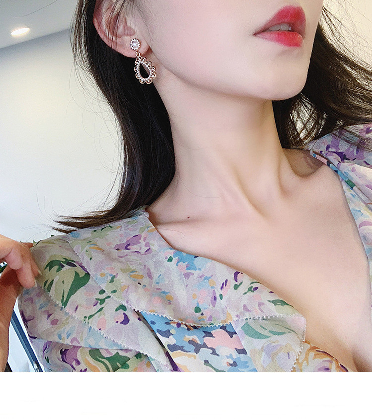 c659ef9c dfee 41fb 8930 a6944fdefbfd Hollow Water Drop Earrings with Pearl and Diamonds