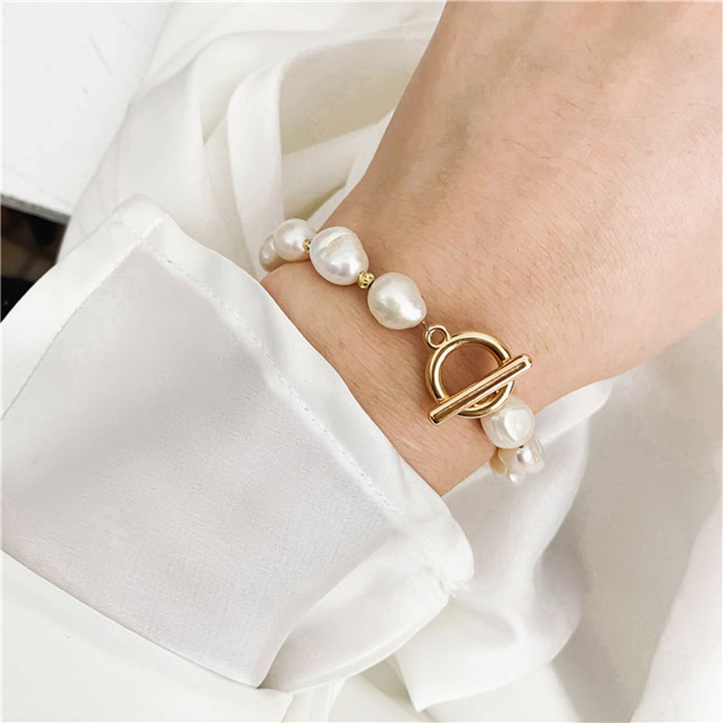 Round Gold Bracelet Pearl Bracelet 7 ca912b1b 2521 461f a107 2433508807c8 Round Gold Bracelet Pearl Bracelet