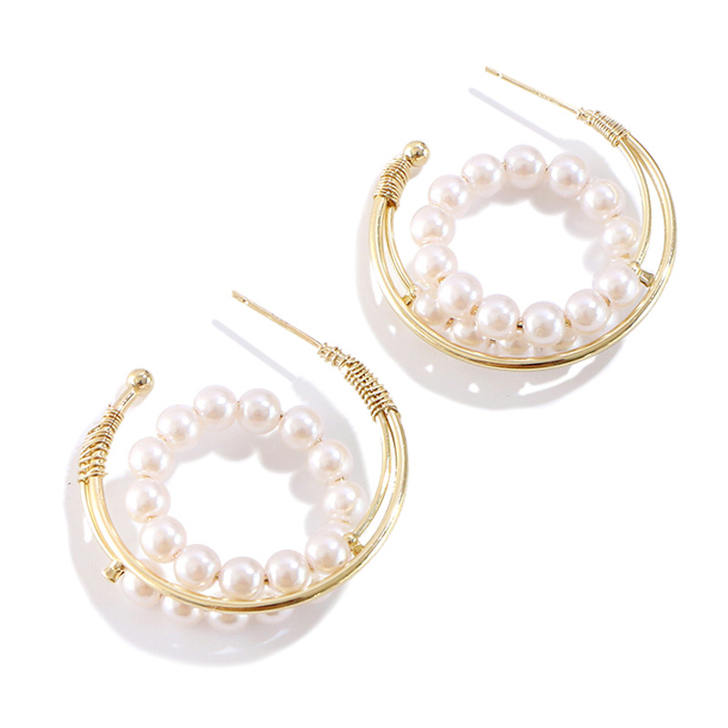 ca9fabf1 53e7 475b a3ba 0c196c8722c5 Korean Style C-shaped Golden Cold Wind Earrings