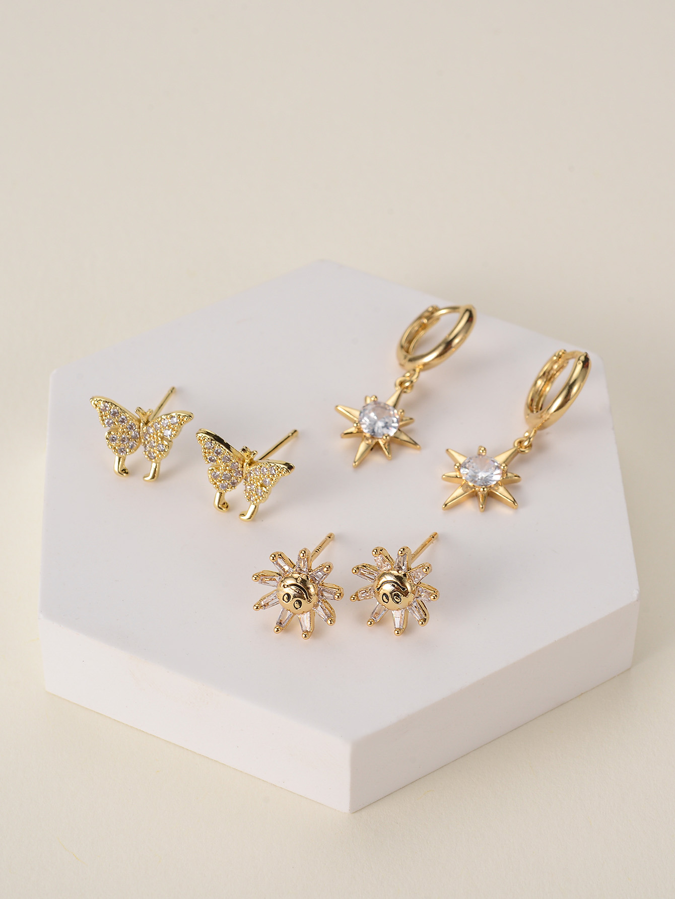 Women's Earrings Have Irregular Personality Knot Ear Clip 3 cd47adf7 e6e8 47d6 b8ee 561e3af03553 Women's Earrings Have Irregular Personality Knot Ear Clip