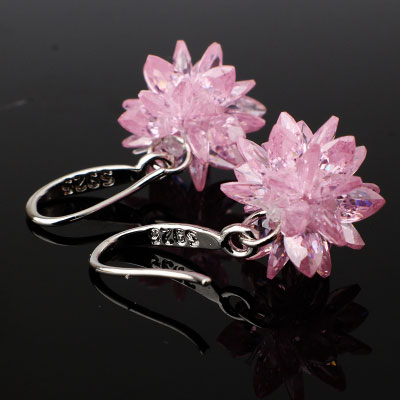 Snowflake pendant earrings 1 d0094456 5ca6 4902 9fa5 b3684aff205b Snowflake pendant earrings