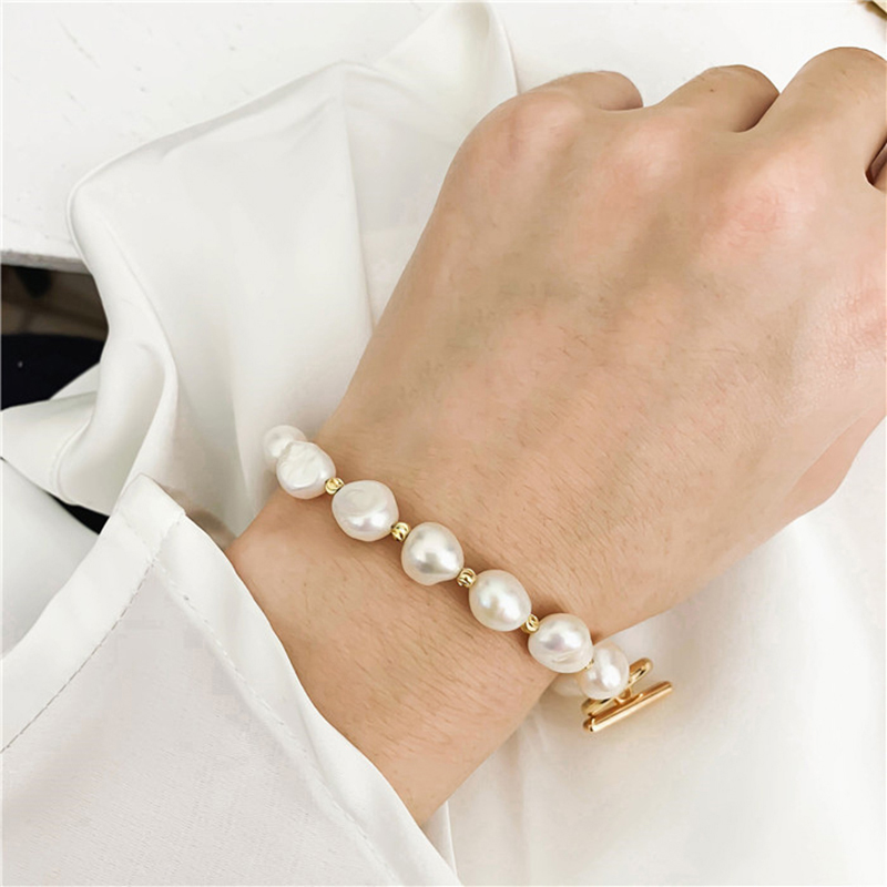 Round Gold Bracelet Pearl Bracelet 3 d30cd535 fba1 49dc a9a5 085b80a432ce Round Gold Bracelet Pearl Bracelet
