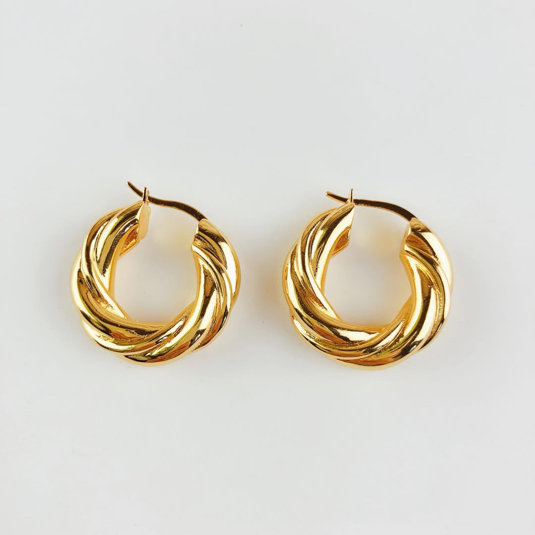 Vintage twist and gold-plated earrings 4 d49f24a5 776a 4c25 a97f 4dd9558f76a3 Vintage twist and gold-plated earrings