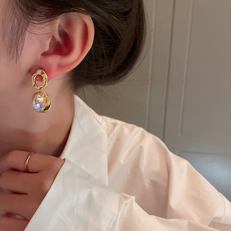 Fashion Personality Diamond 925 Silver Needle Earrings 3 d59c1e5b 8c14 42c3 96c7 ffad2bb66100 Fashion Personality Diamond 925 Silver Needle Earrings