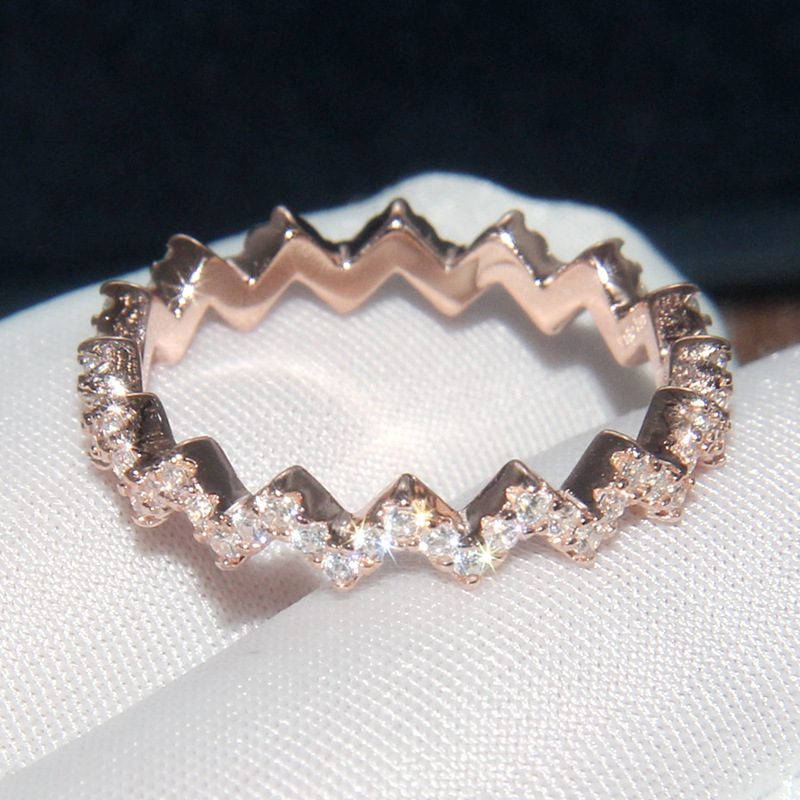 d69e7881 5603 499e a49e 7cda6c03752a Sterling silver and diamond ring