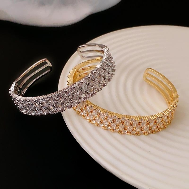 Personality Affordable Luxury Fashion Real Gold Plating Zircon Metal Open-ended Bracelet 2 d6db88d6 8d50 47f0 babf 58913a9973af Personality Affordable Luxury Fashion Real Gold Plating Zircon Metal Open-ended Bracelet