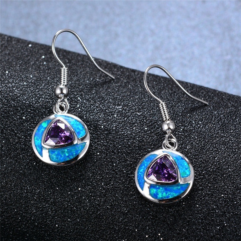 d98a2b30 b2a5 4d9d 9179 470bb3795400 Exquisite earrings High-end gift box