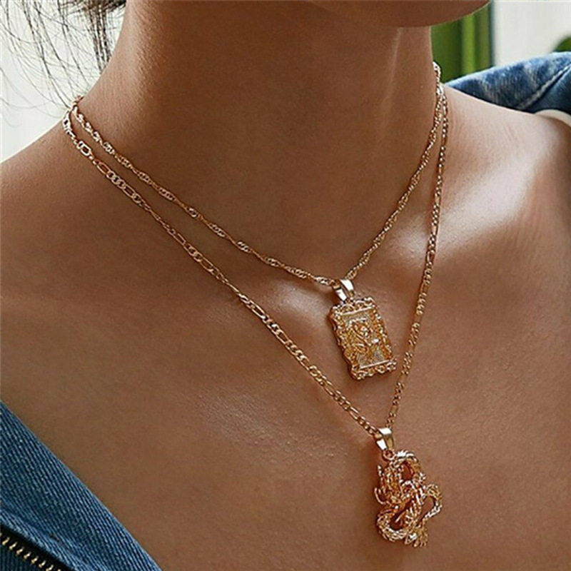 dc5003ca 0c96 47ae 8891 9372e86df535 Bohemia Portrait Alloy Gold Coin Pendant