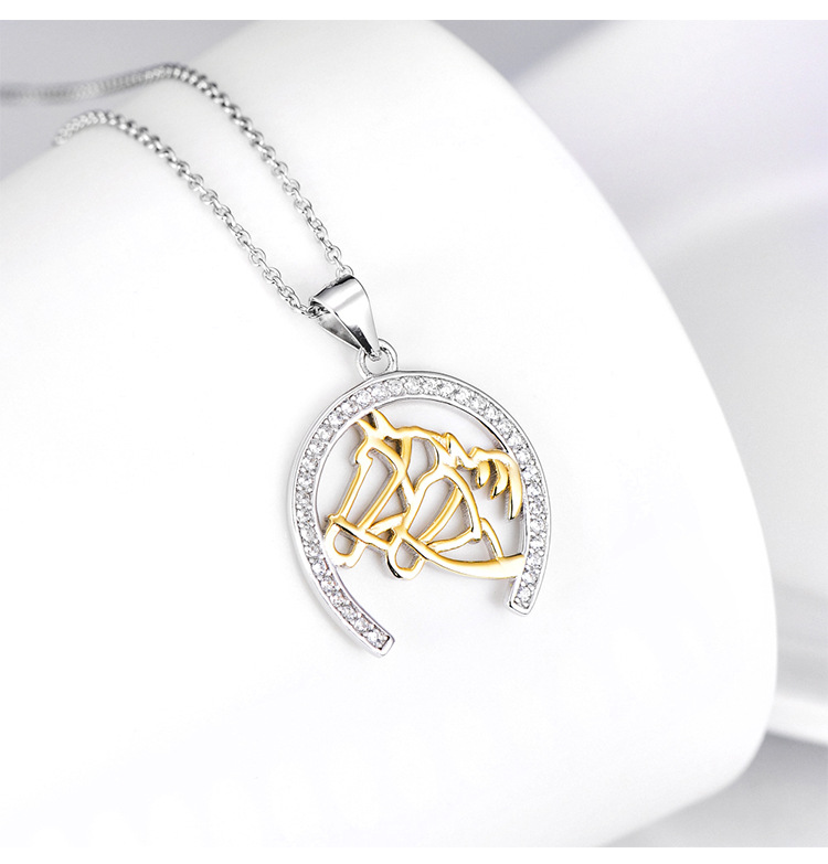 df1a8823 d76f 4d08 a39d 76a6a6dcd9e2 Gold Plated Collarbone Chain Of Horse Head