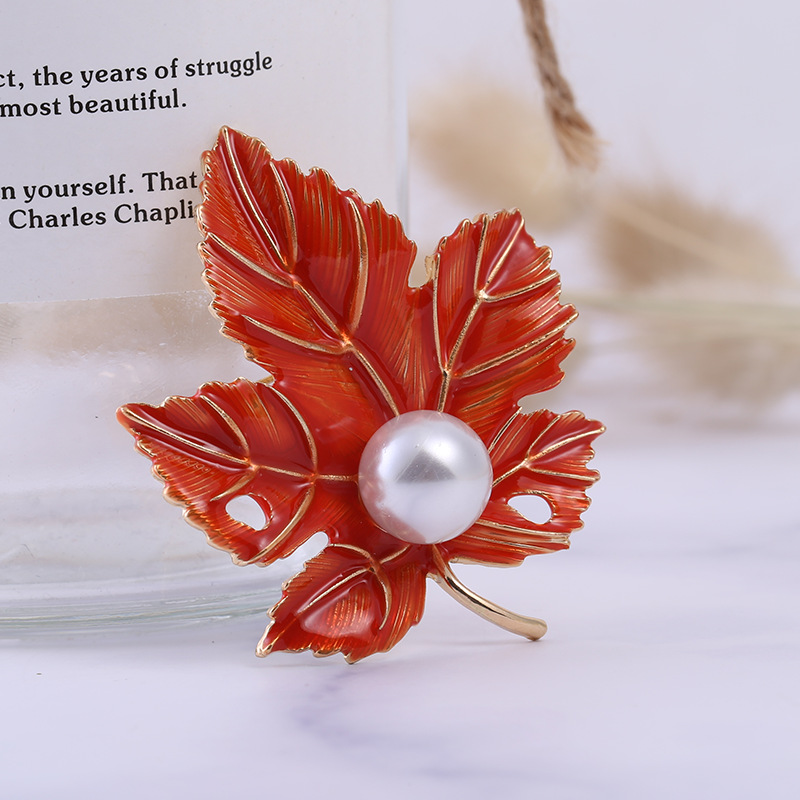 Maple Leaf Brooch 4 e069b6d5 7e16 4753 b466 db1022030484 Maple Leaf Brooch