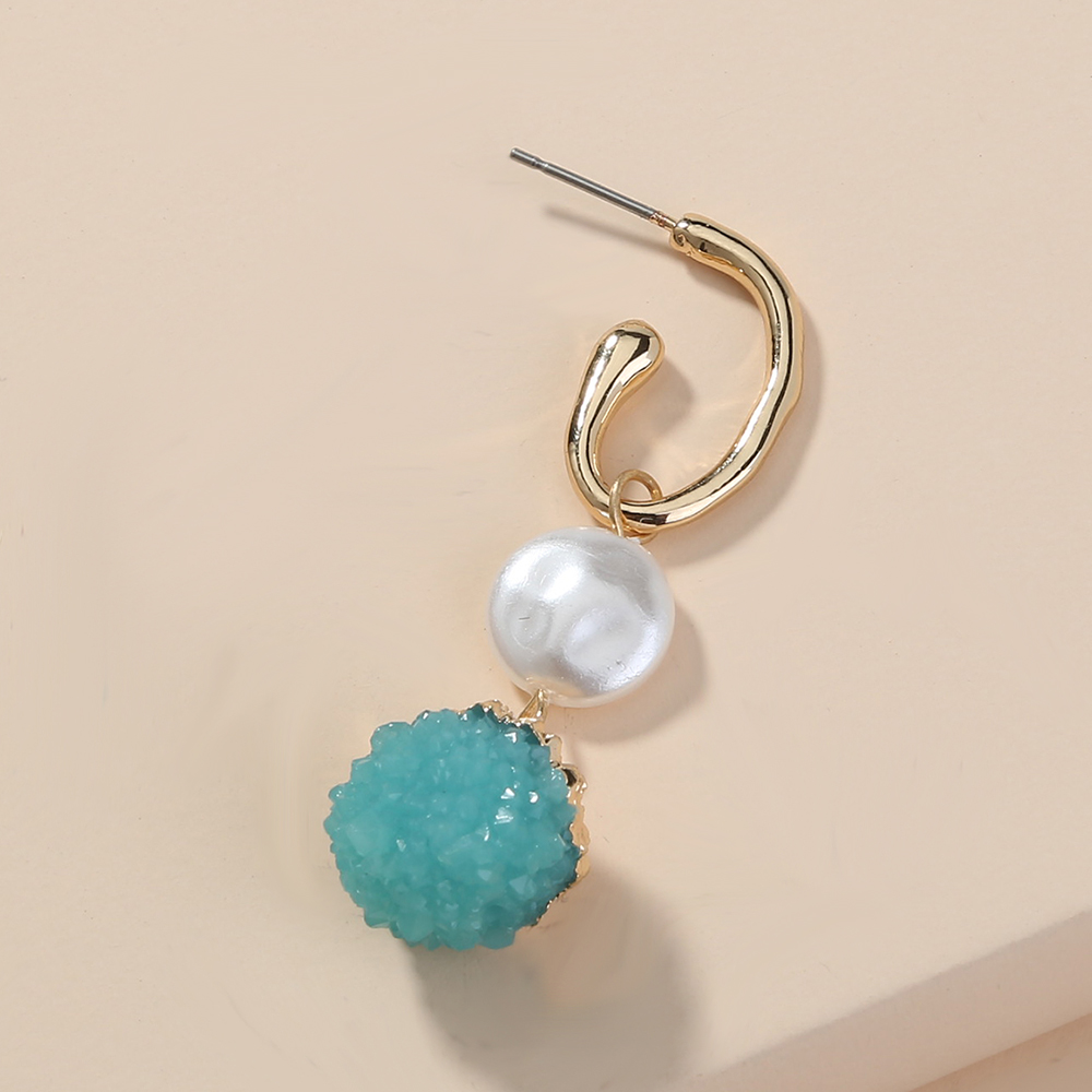 e2a08345 7b1d 4c3a b210 bc8e848a08bd European and American trend earrings imitation baroque pearl small fresh candy green crystal cluster pendant earrings fashion C-shaped earrings