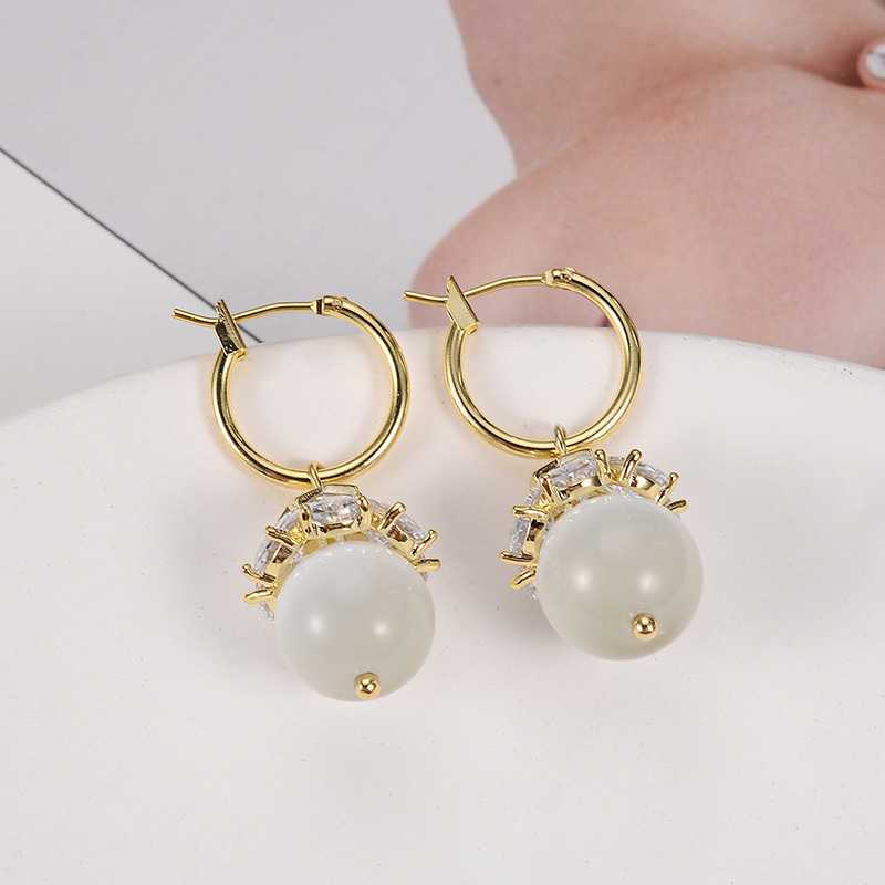 ec92e954 7cf5 4710 b5cd b066138959cd European And American High-end Super Fairy Earrings