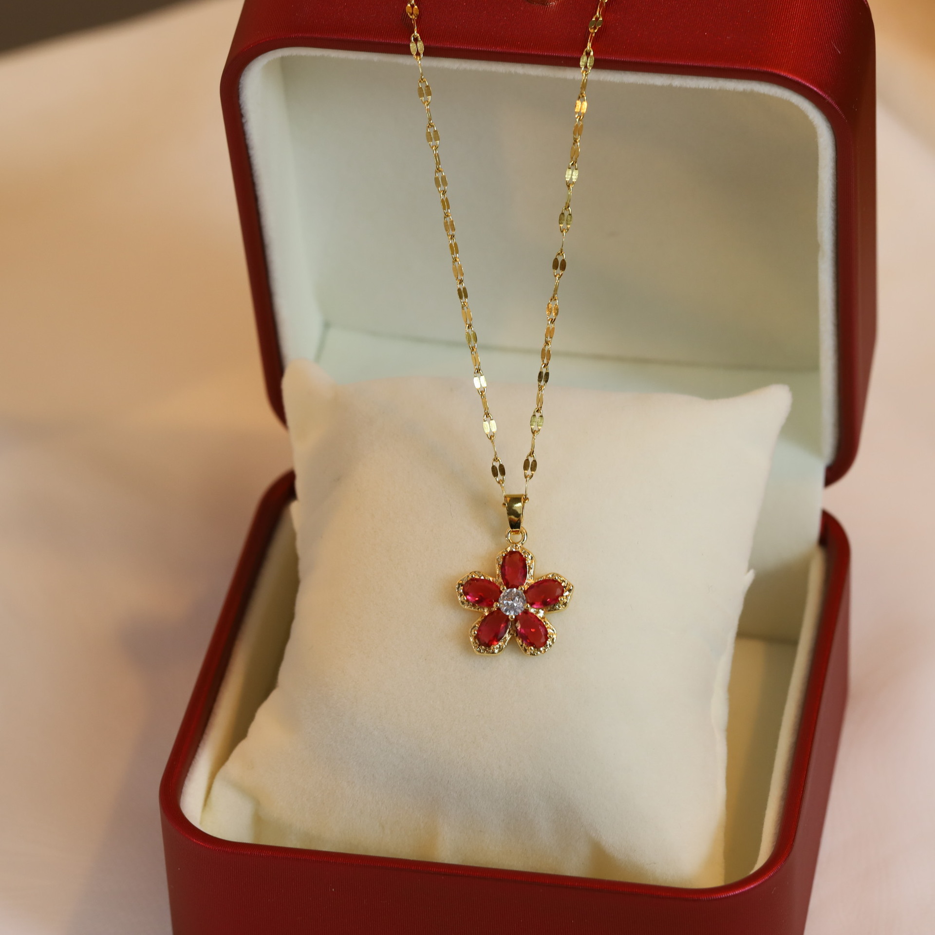 ed661c16 f967 4c33 9381 8728e76aa83b Red Flower Pendant Real Gold Electroplated Necklace