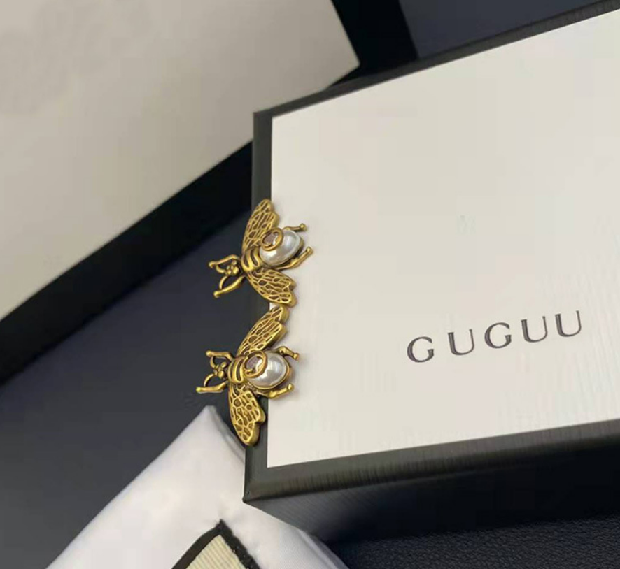 edf52770 2629 4f5c 9ee4 ff7c84287af6 Little Bee Ear Studs CD Vintage Gold Brass Earrings Dijia Middle Ancient