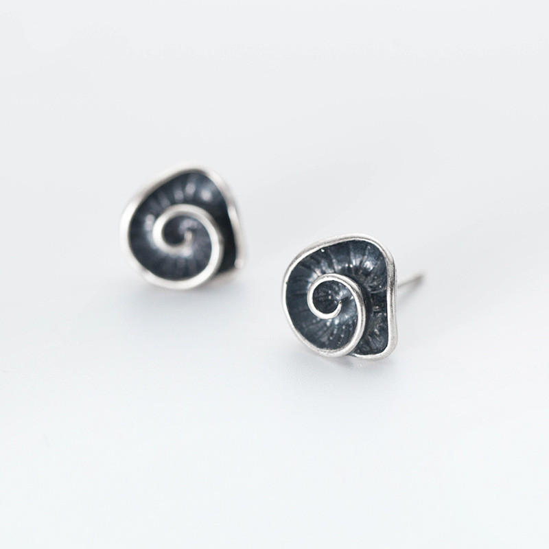 f2c58af9 73c6 43e8 b097 fd473250bf88 Temperament Retro Thai Silver Line Rotating Earrings