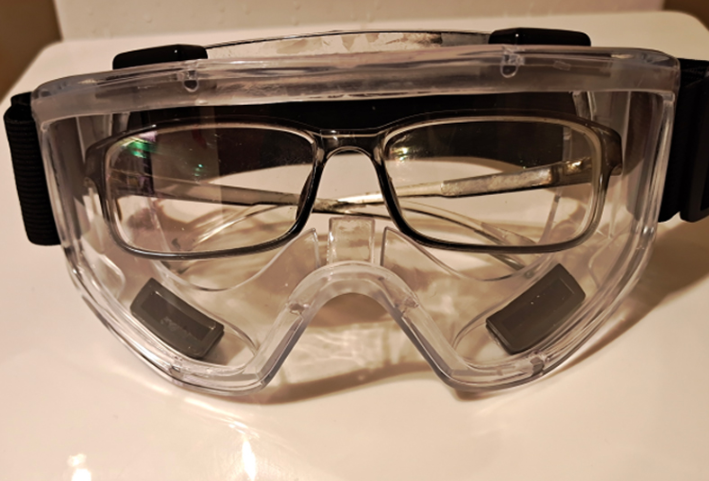 Fully Enclosed Safety Goggles with Anti-Fog Air Vents