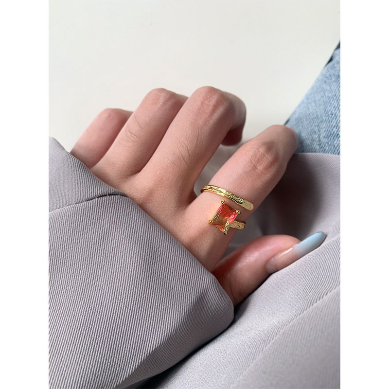 f62dd9c4 ccef 45d7 b6a3 610f1553ba10 Small Design Sense Irregular Surface Micro-inlaid Two-color Stone