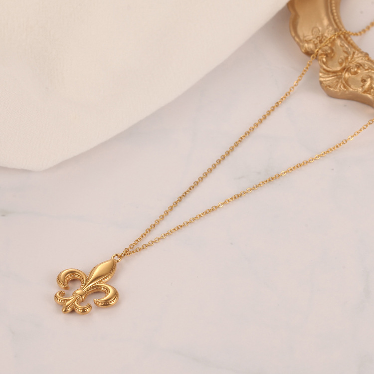 f6591748 cd8a 47f9 85a6 e9c6a4d43bc8 18k Gold Plating Rose Pendant Jewelry Beautiful Rose Flowers